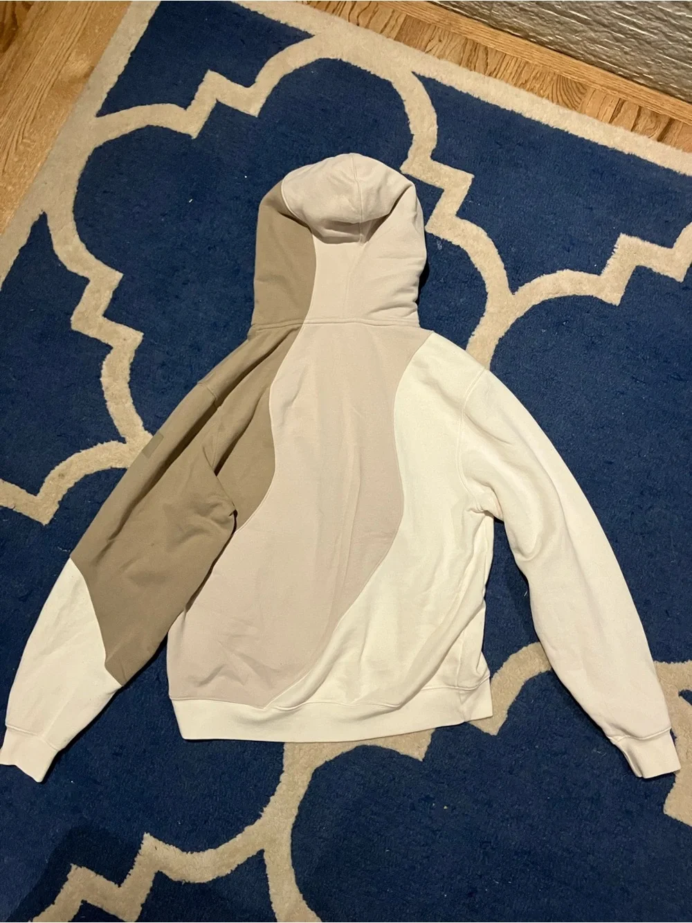 Alo Yoga Make Waves Hoodie - Picture 5 of 5
